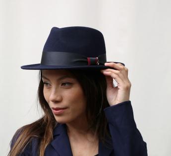 Chapeau Bleu Le Véritable